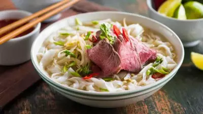 Суп в ханойском стиле с говядиной и лапшой