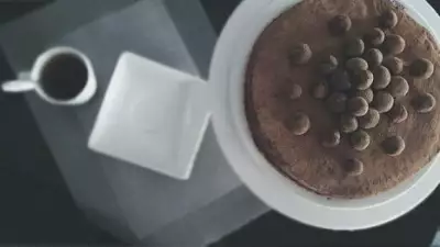 Шоколадный торт из блинов с амаретто