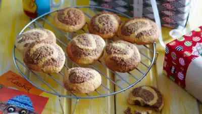 Двухцветное печенье из песочного лимонного теста