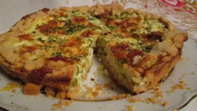 Пирог с кабачками зеленым горошком и моцарелой
