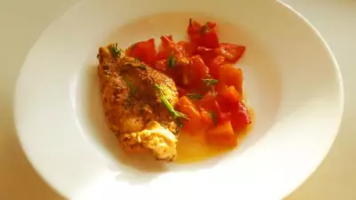Жареная курица с болгарским перцем и томатами