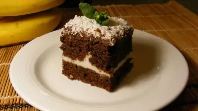Шоколадное пирожное с кокосово мятной начинкой