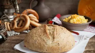 Хлеб с цельнозерновой мукой и семенами льна