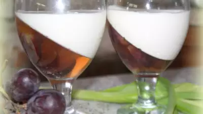 Десерт из рикотты и виноградного желе фото