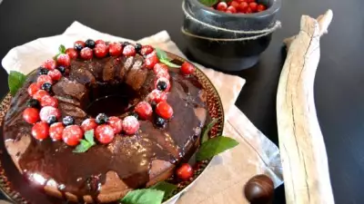Пирог с вишней в двойном шоколаде