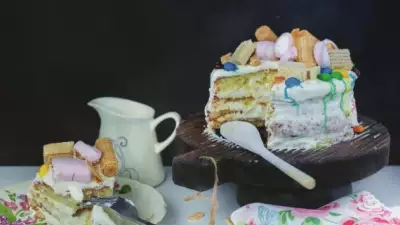Торт детская радость с домашней карамелью и маршмеллоу