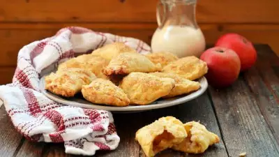 Яблочные пирожки на сырном тесте