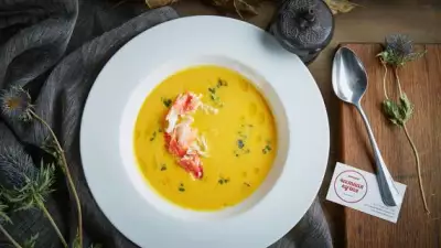 Ароматный тыквенный крем-суп с мясом краба