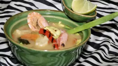 Суп с морепродуктами и овощами-гриль