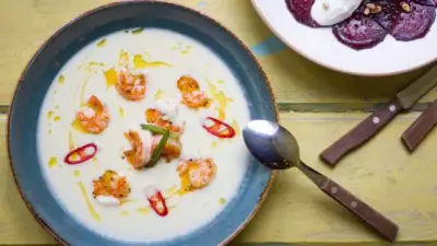 Крем суп из сельдерея с креветками и ароматом трюфеля