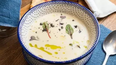 Крем суп из цветной капусты с треской и трюфельным маслом