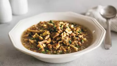 Гречневый суп с грибами и орехами