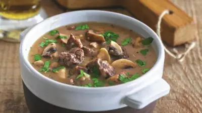 Суп из говядины с грибами и элем