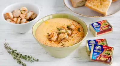 Сырный крем-суп с чесночными креветками