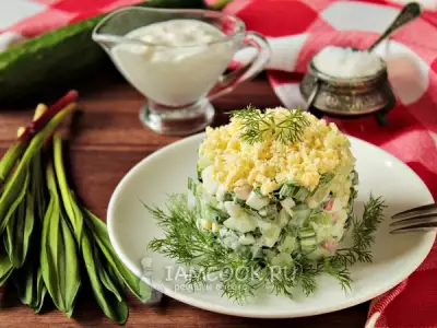 Салат из черемши с яйцом и огурцом