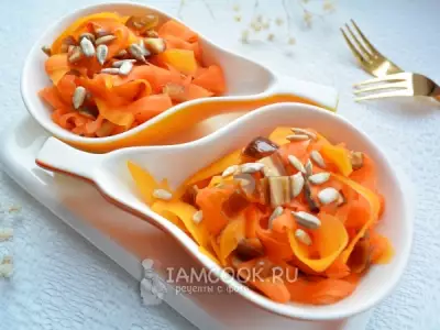 Салат с тыквой, морковью и финиками