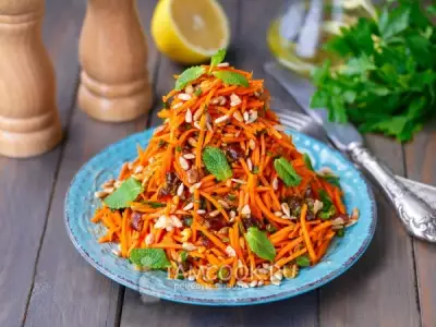 Морковный салат с финиками