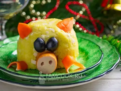 Картофельный салат на Новый год свиньи