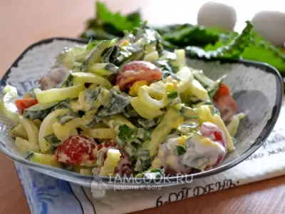 Салат из крапивы с яйцом и огурцом