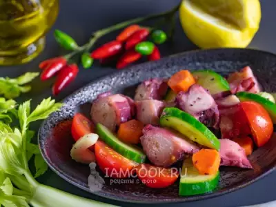 Салат с щупальцами осьминога (сицилийская кухня)