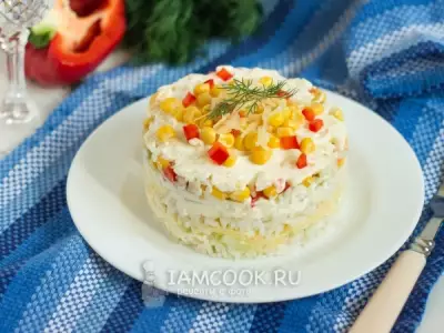Рисовый салат с огурцами и перцем