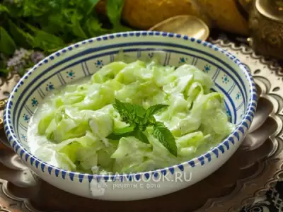 Салат из огурца с йогуртом