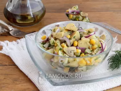 Салат с маринованными грибами и кукурузой