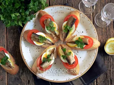 Бутерброды со шпротами и помидорами фото
