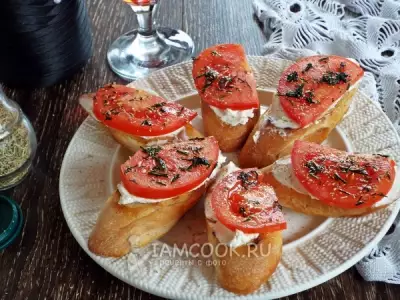 Бутерброды «пикантные» с творожным сыром и помидорами