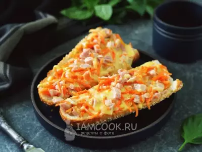 Бутерброды с курицей и корейской морковью в микроволновке фото