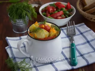 Тушеные кабачки с помидорами в мультиварке