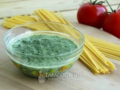 Зелёный соус со шпинатом, сливками и сыром