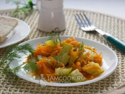 Тушеные кабачки с морковью в мультиварке