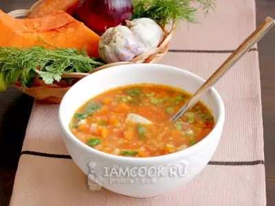 Чечевичный суп с курицей и помидорами
