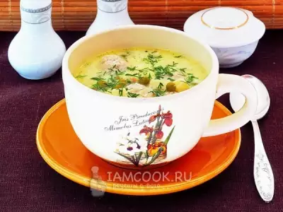 Куриный суп с макаронами и зелёным горошком