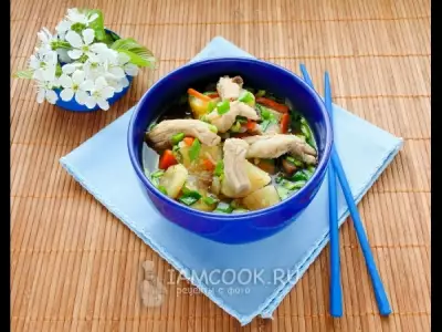 Тондзиру — мисо суп со свининой и овощами