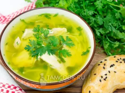 Легкий куриный суп с шафраном