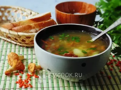 Грибной суп из лисичек и чечевицы