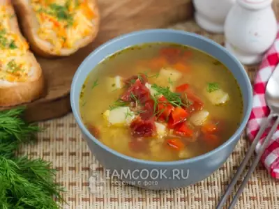 Суп с чечевицей, булгуром и вялеными помидорами