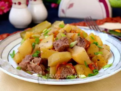 Тушёная картошка с мясом в духовке