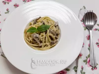 Спагетти с грибами и белым вином