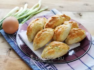 Пирожки закусочные с луком и яйцом