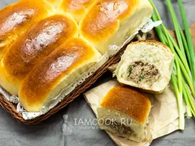 Печеные пирожки с говядиной и зеленым луком