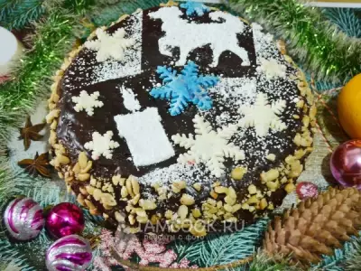 Новогодний торт в мультиварке с кэробом