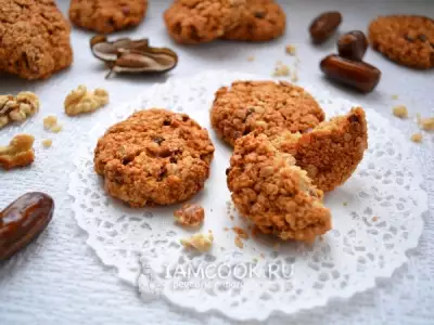 Овсяное печенье с финиками и орехами