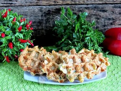 Закусочные сырные вафли с болгарским перцем и зеленью