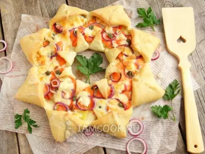 Пицца «Солнце» с форелью и картофелем