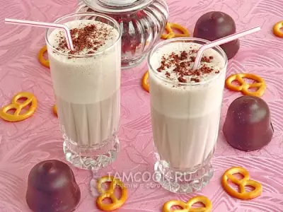 Молочный коктейль с коньяком и шоколадным пудингом