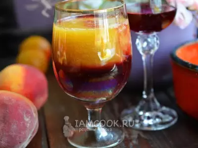 Персиковый коктейль с красным вином