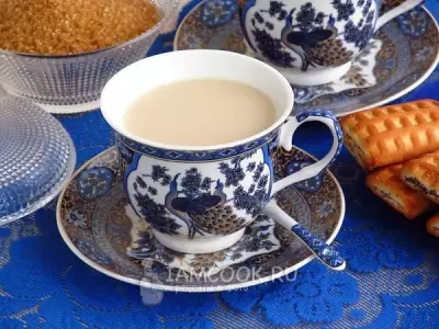 Индийский имбирный чай «Масала» с молоком и кардамоном